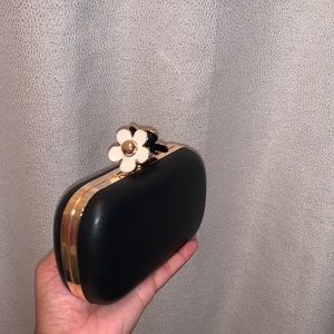 Double Flower Clutch